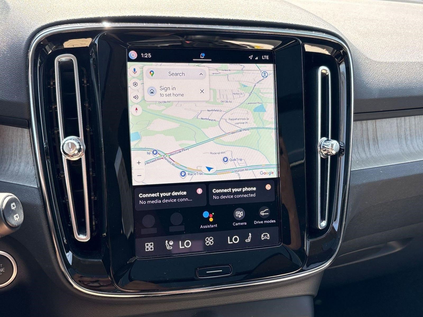 Certified 2023 Volvo XC40 B5 Plus w/ Driver Assist Package image 22