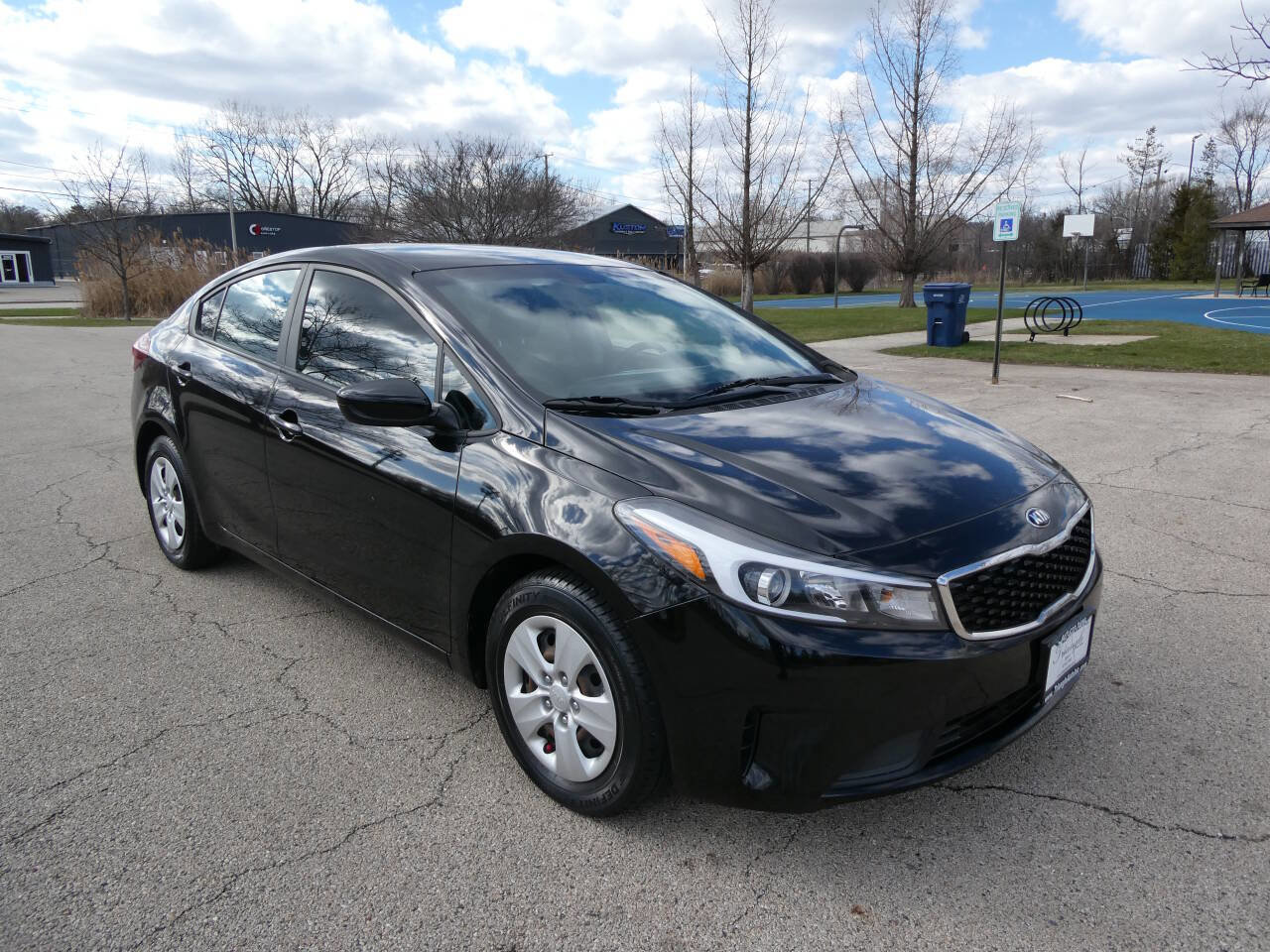 Used 2017 Kia Forte LX image 3