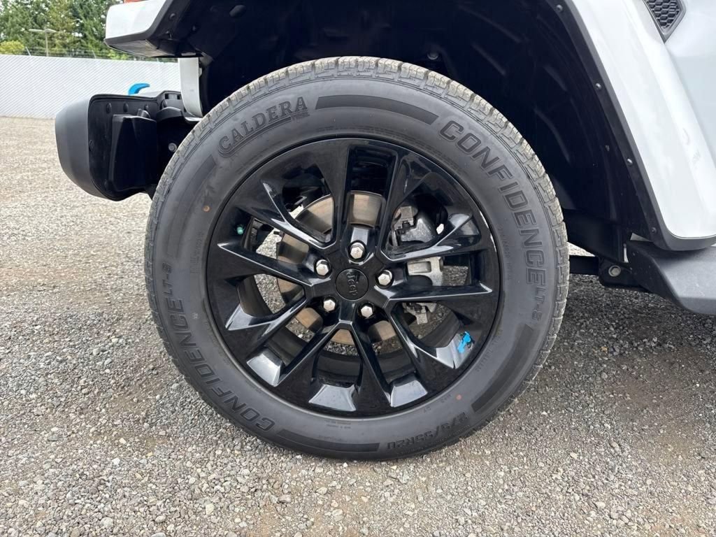 Certified 2022 Jeep Wrangler Unlimited Sahara w/ Cold Weather Group image 37