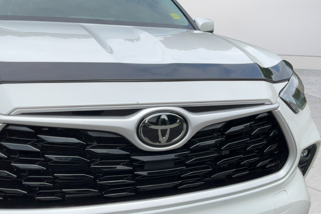 Used 2024 Toyota Highlander XLE FWD image 30