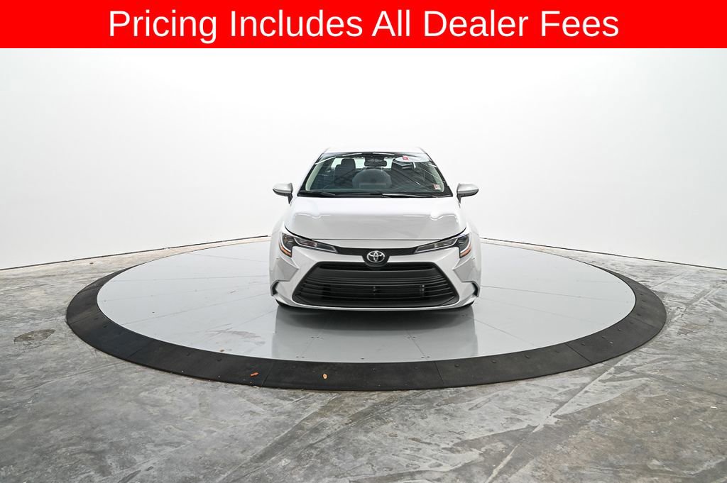 Used 2026 Toyota Corolla LE FWD image 3