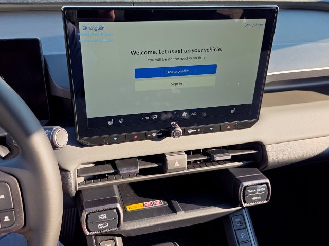 New 2026 Toyota RAV4 XSE AWD/4WD image 18
