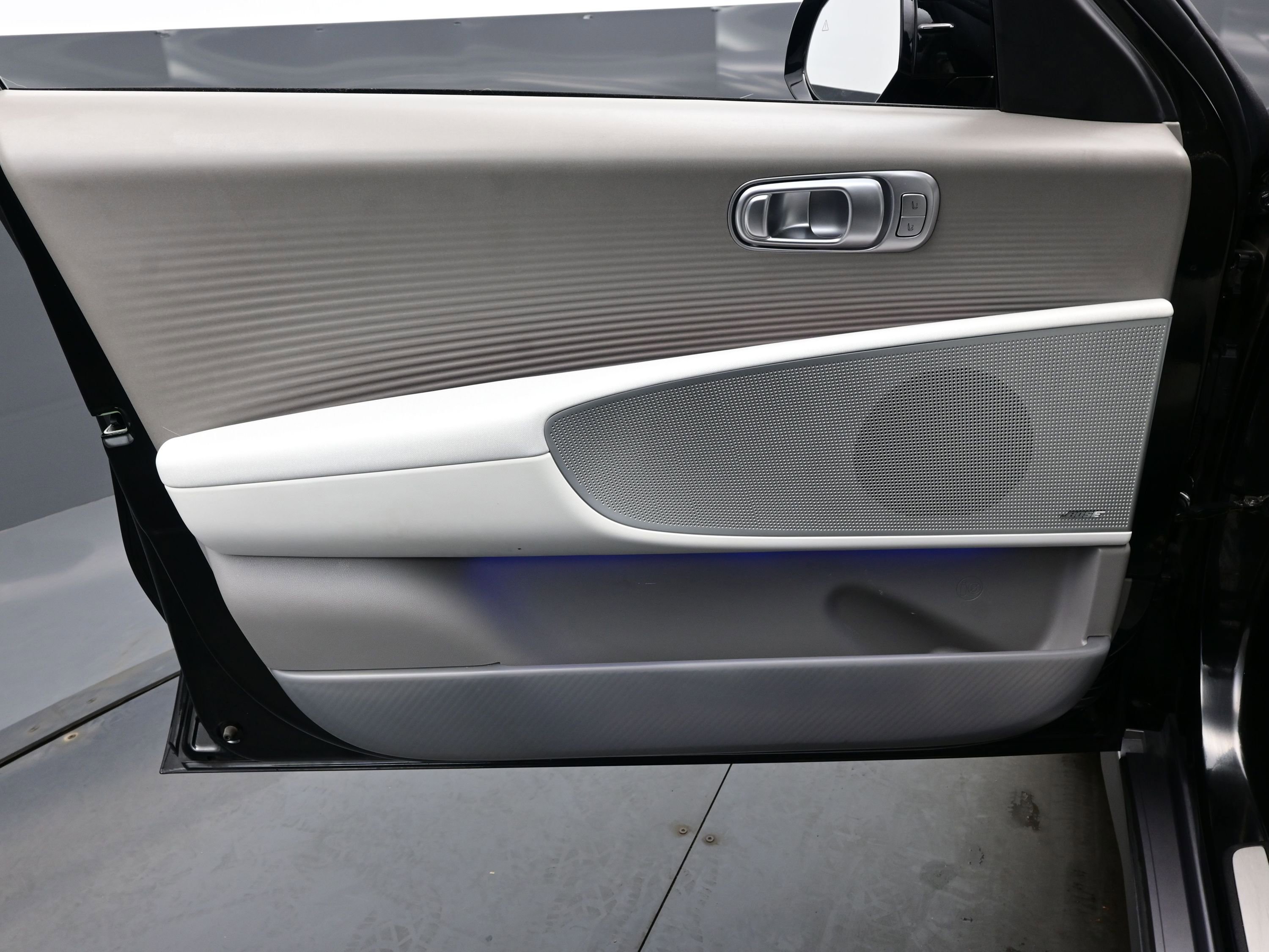 Certified 2024 Hyundai Ioniq 6 Limited image 9