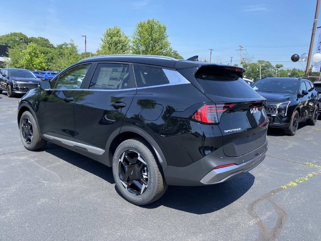 New 2026 Kia Sportage EX AWD/4WD image 3