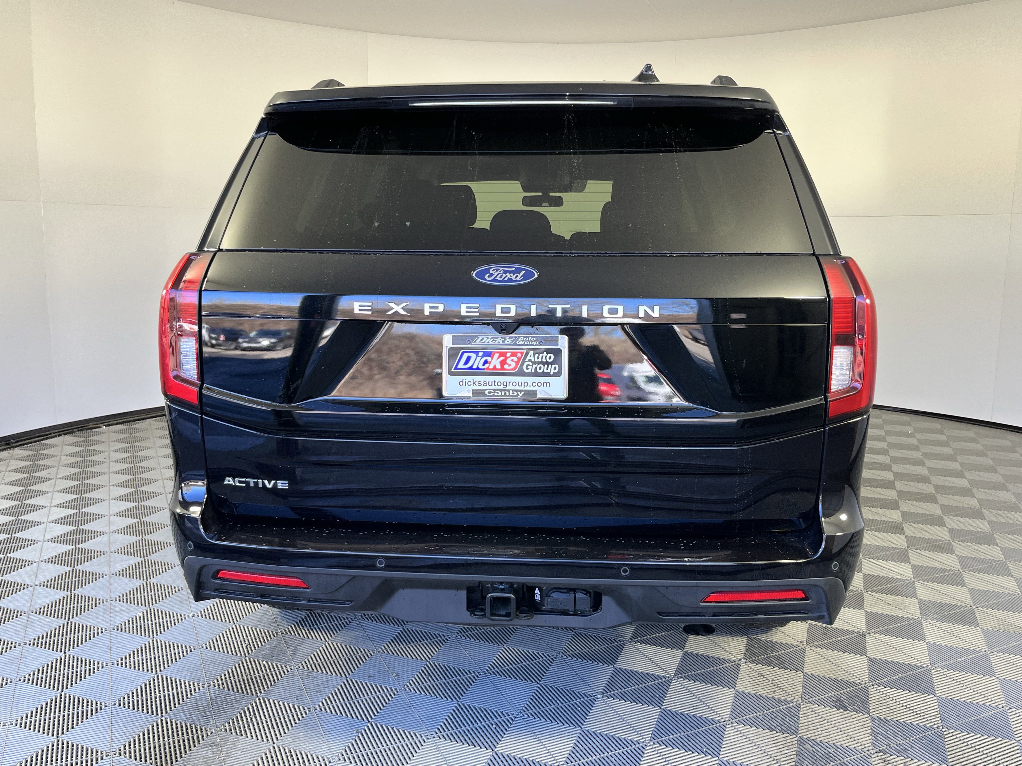 Used 2025 Ford Expedition Active image 4