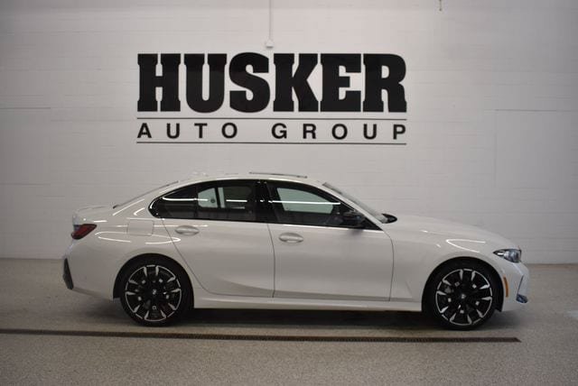 New 2026 BMW 330i xDrive Sedan w/ M Sport Package AWD/4WD image 2