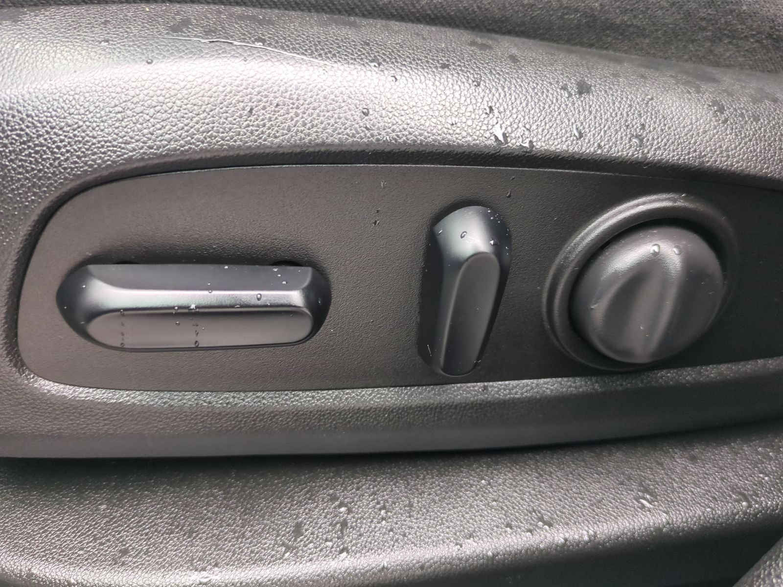 Used 2020 Chevrolet Equinox LT FWD image 18
