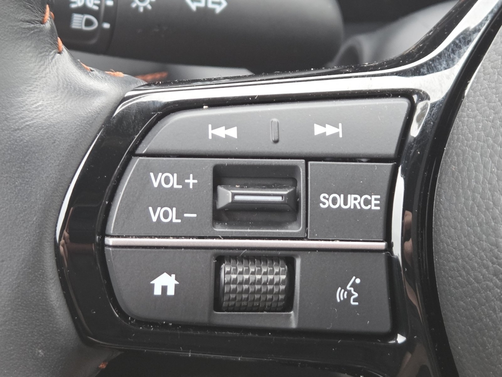 Used 2025 Honda HR-V Sport image 32