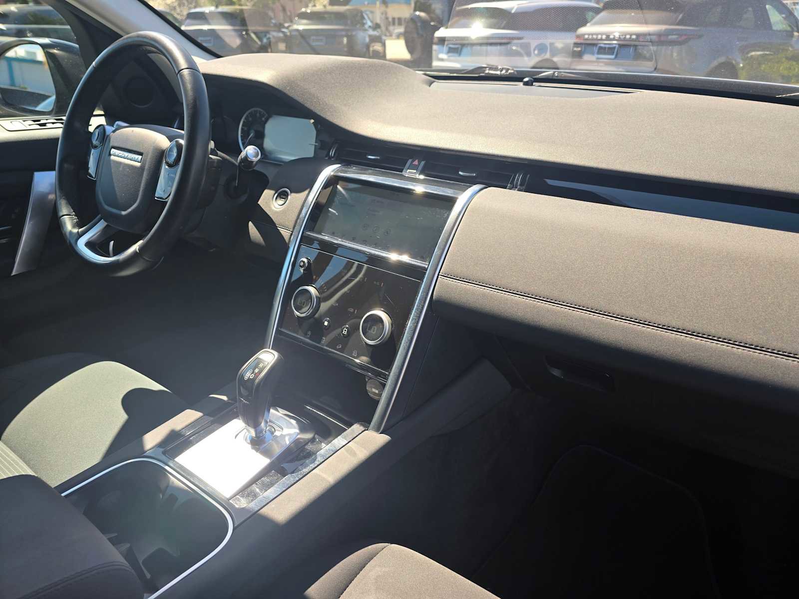 Used 2020 Land Rover Discovery Sport image 12
