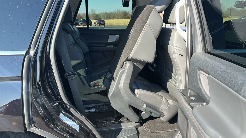 Used 2025 Ford Expedition Active AWD/4WD image 32
