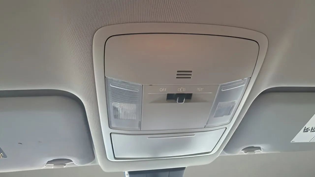 Used 2018 Toyota RAV4 LE image 32