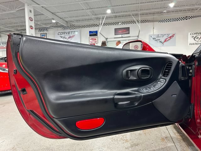 Used 1999 Chevrolet Corvette Coupe w/ Roof Pkg RWD image 25