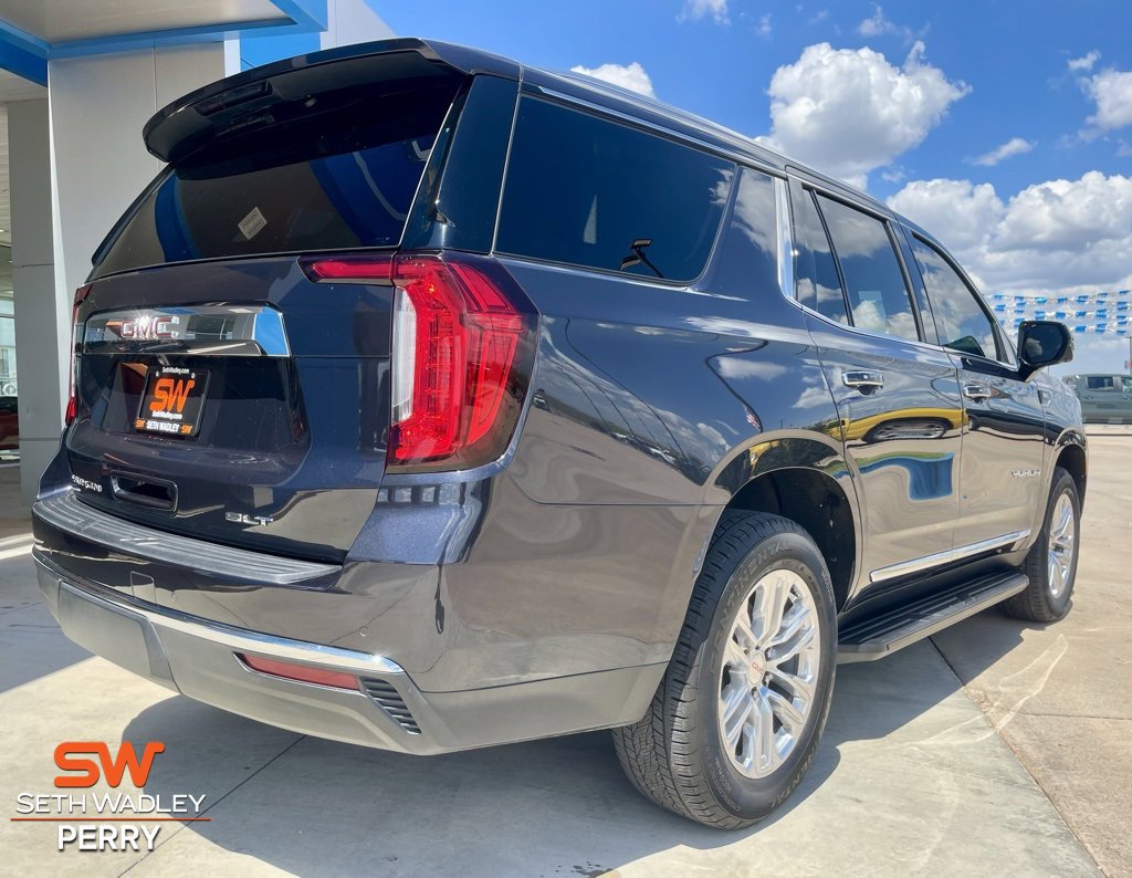 Used 2023 GMC Yukon SLT w/ SLT Luxury Package image 4