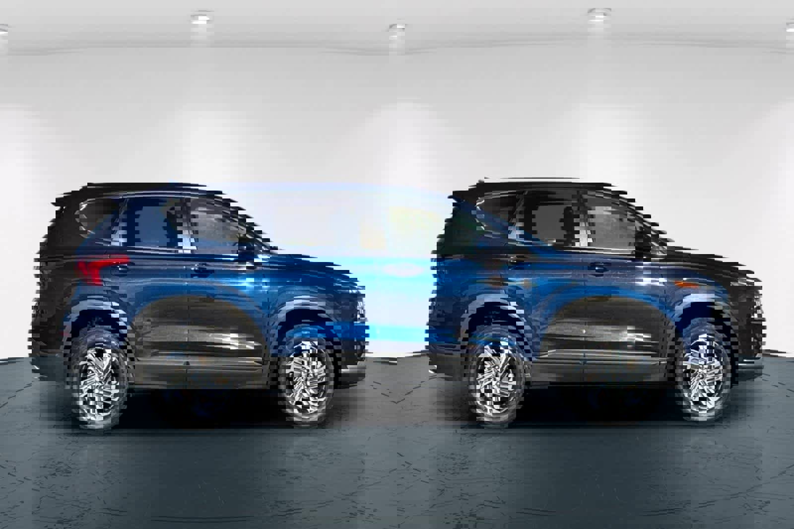 Used 2023 Hyundai Santa Fe SE w/ Cargo Package image 6