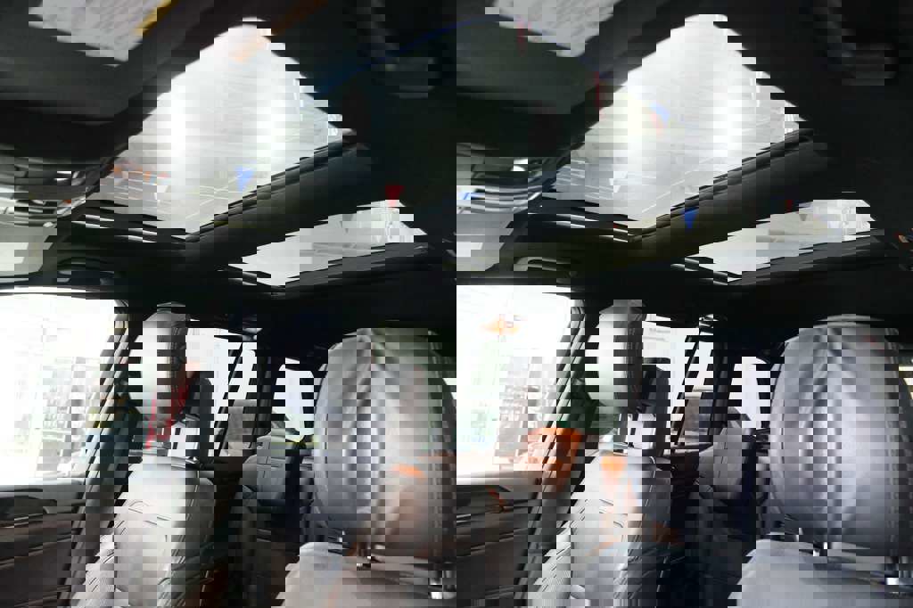 Used 2018 Mercedes-Benz GLS 550 4MATIC w/ Driver Assistance Package image 39