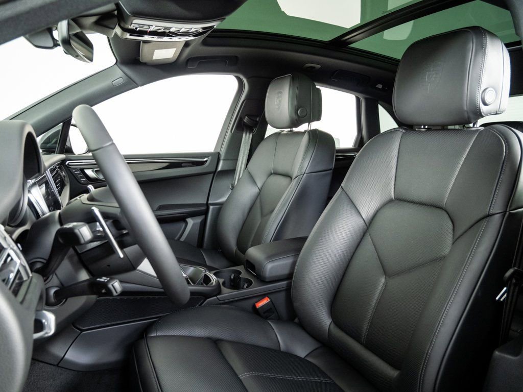 New 2026 Porsche Macan image 5