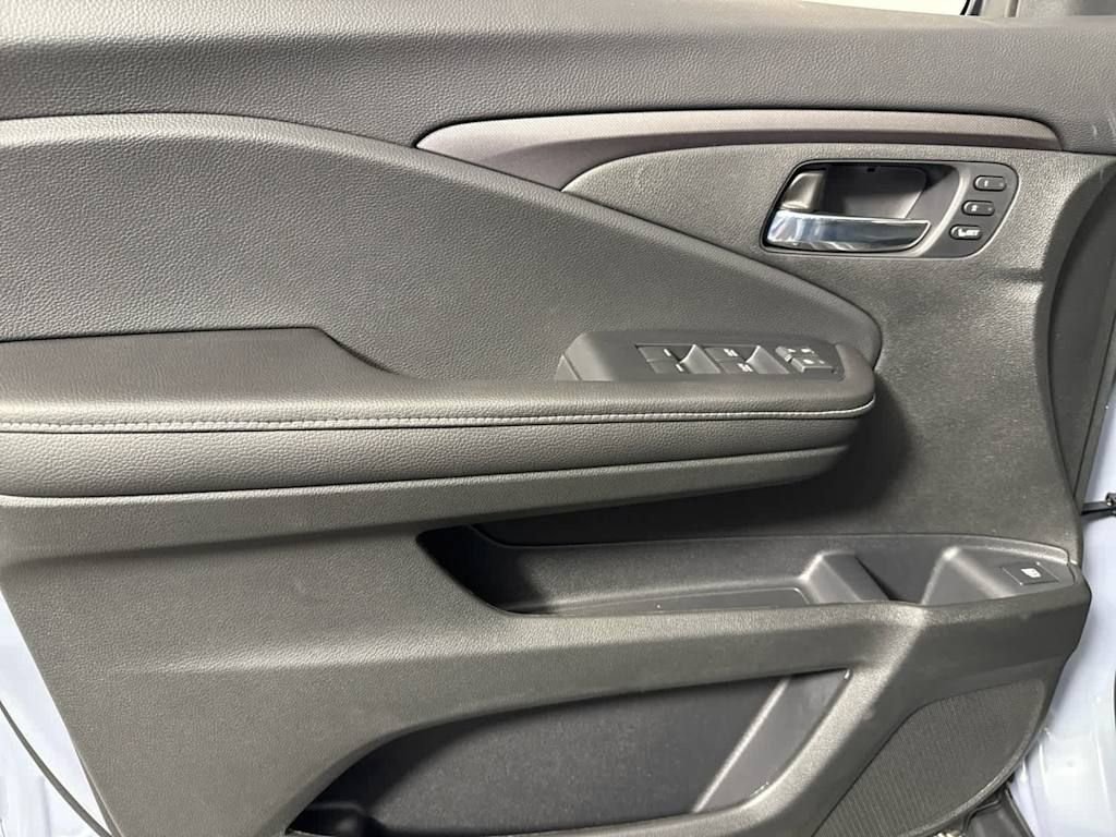 New 2025 Honda Ridgeline RTL image 16