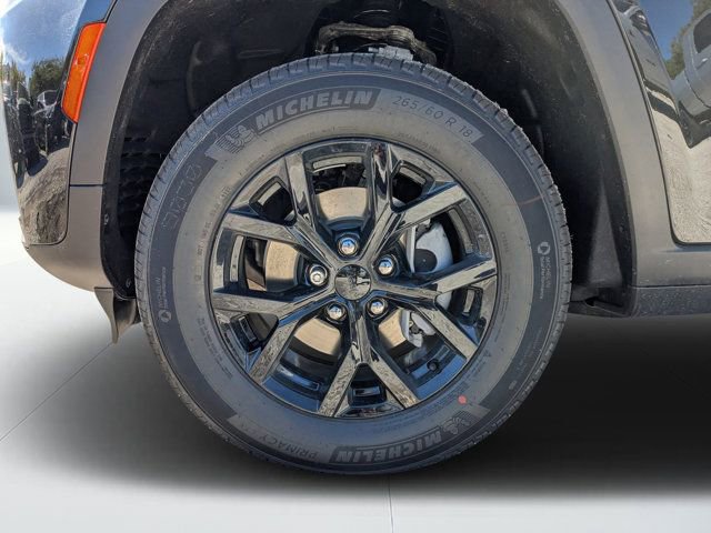 New 2026 Jeep Grand Cherokee Altitude image 10