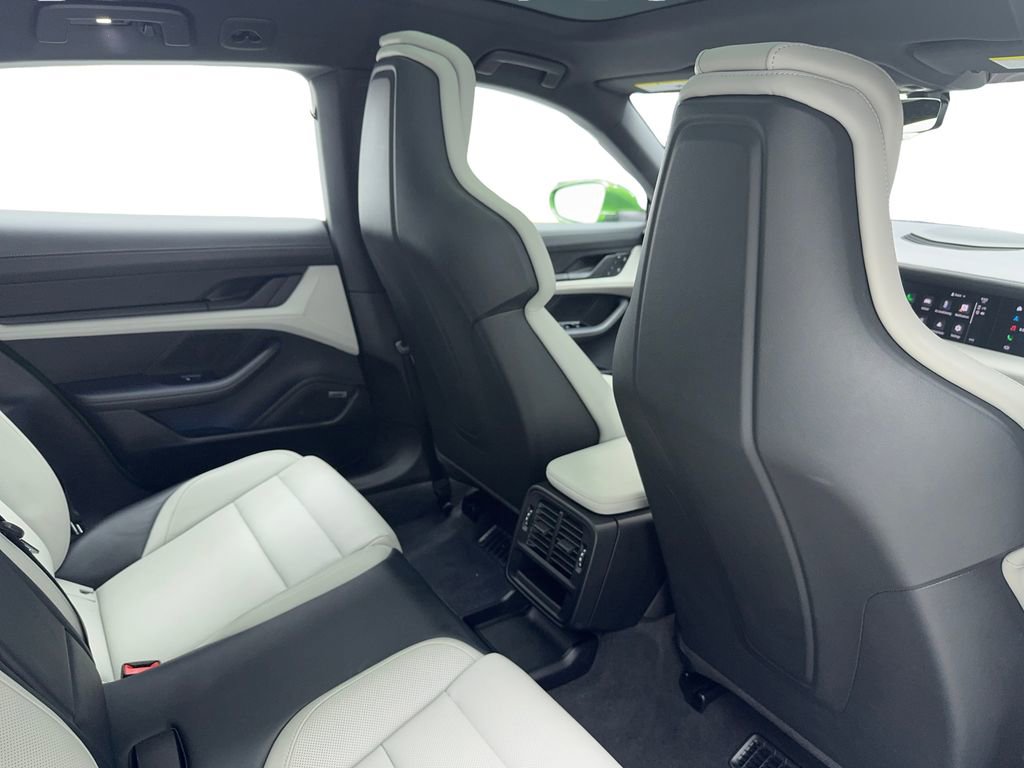 Used 2023 Porsche Taycan 4S image 50