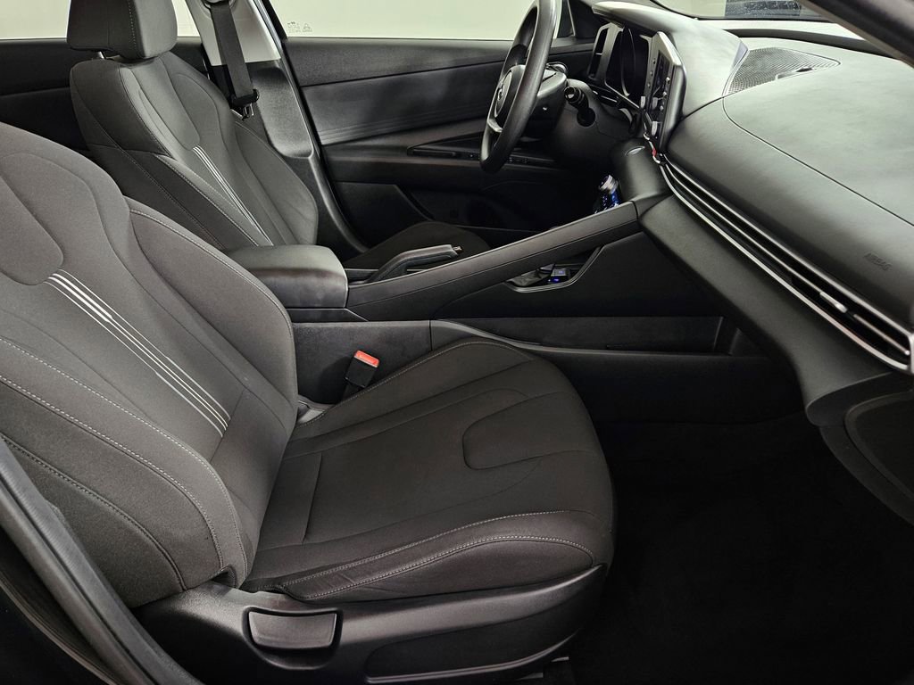 Used 2022 Hyundai Elantra SEL FWD image 28