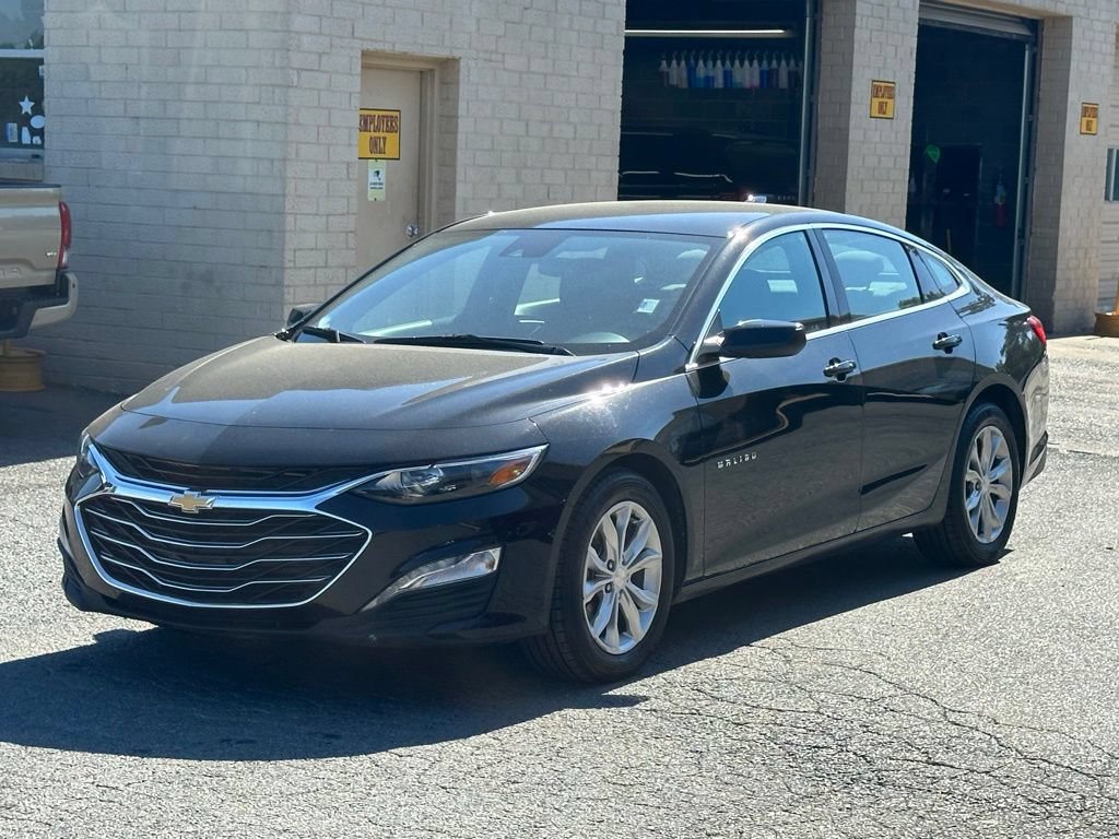 Used 2024 Chevrolet Malibu LT FWD image 2