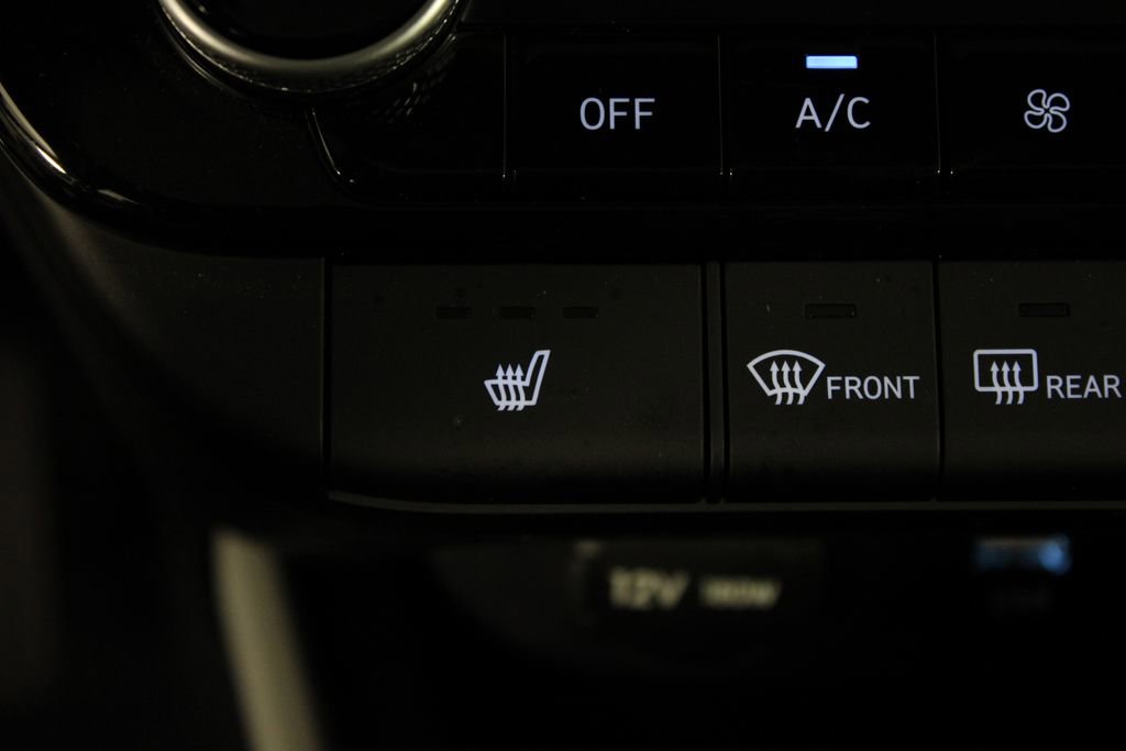 Certified 2024 Hyundai Elantra Limited FWD image 26