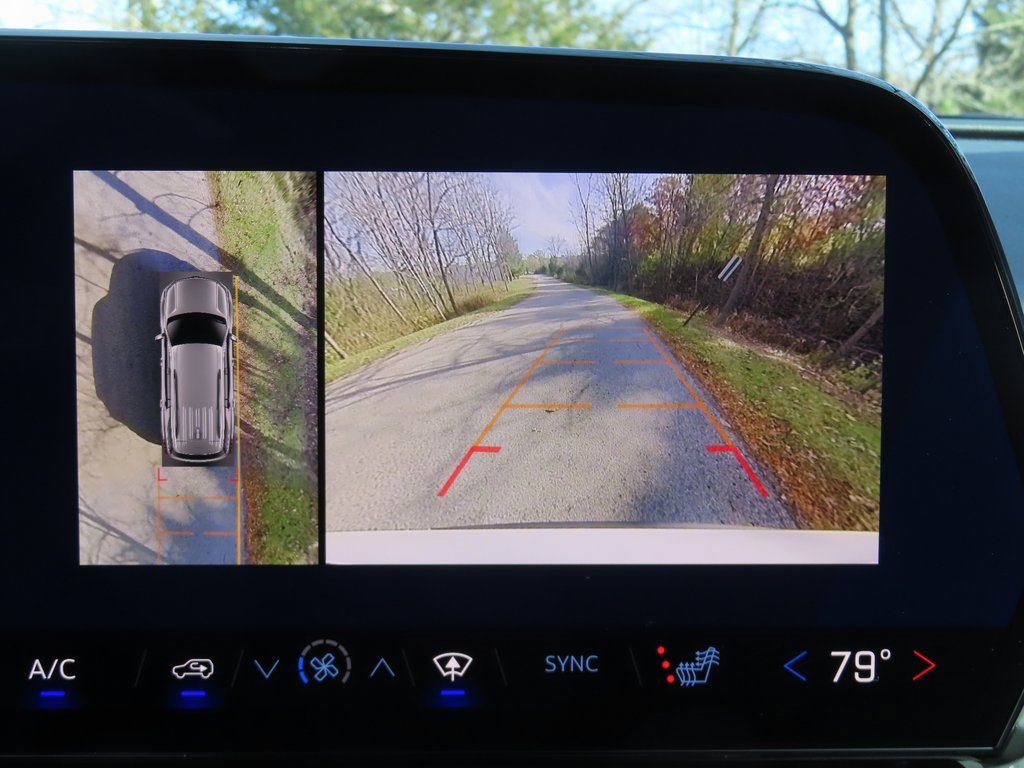 New 2026 Chevrolet Traverse LT w/ Enhanced Driving Package image 8