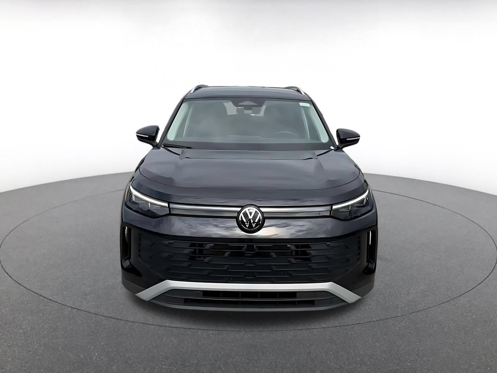 Used 2026 Volkswagen Tiguan SE FWD image 4