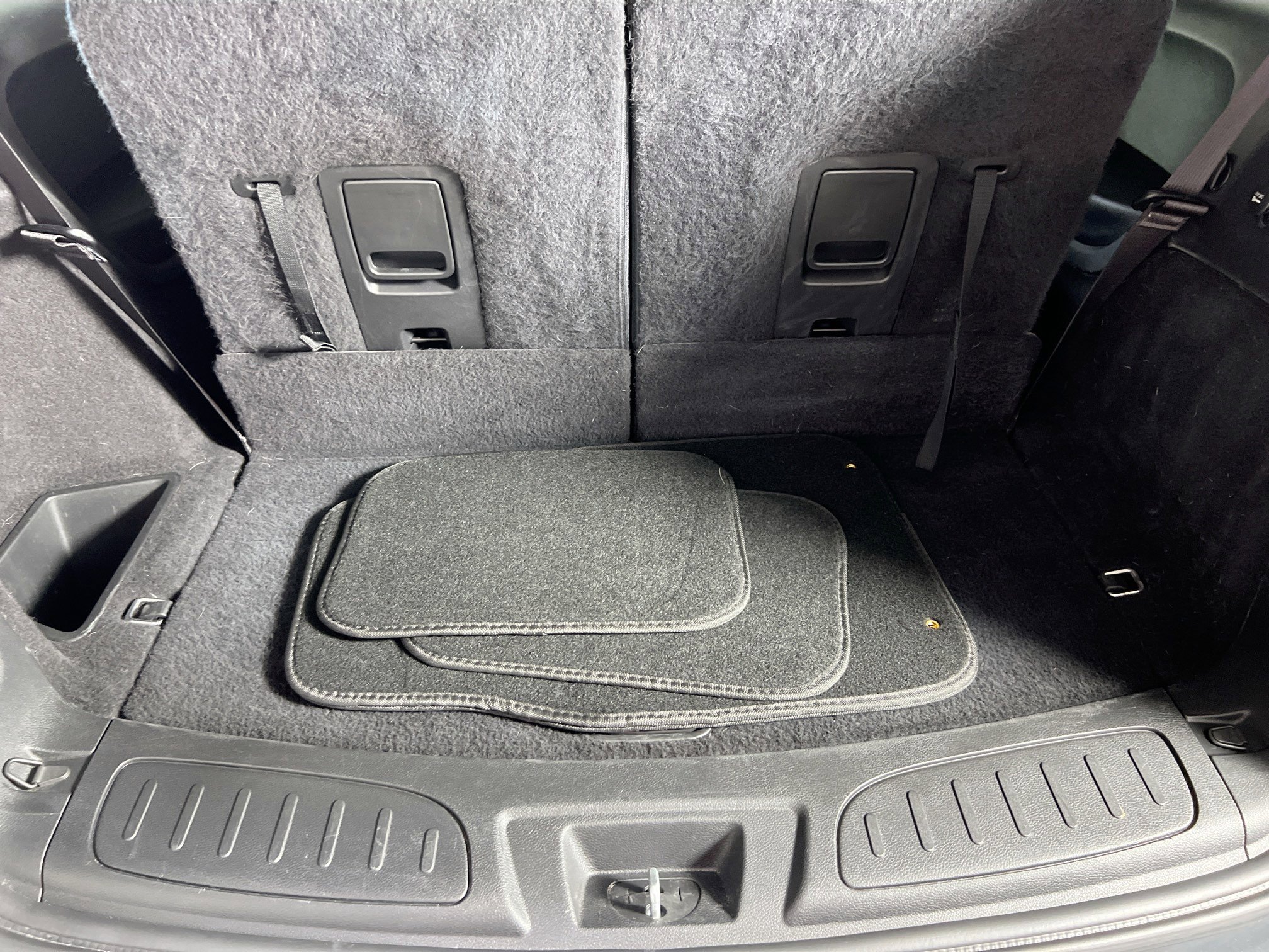 Used 2021 Dodge Durango SXT image 24