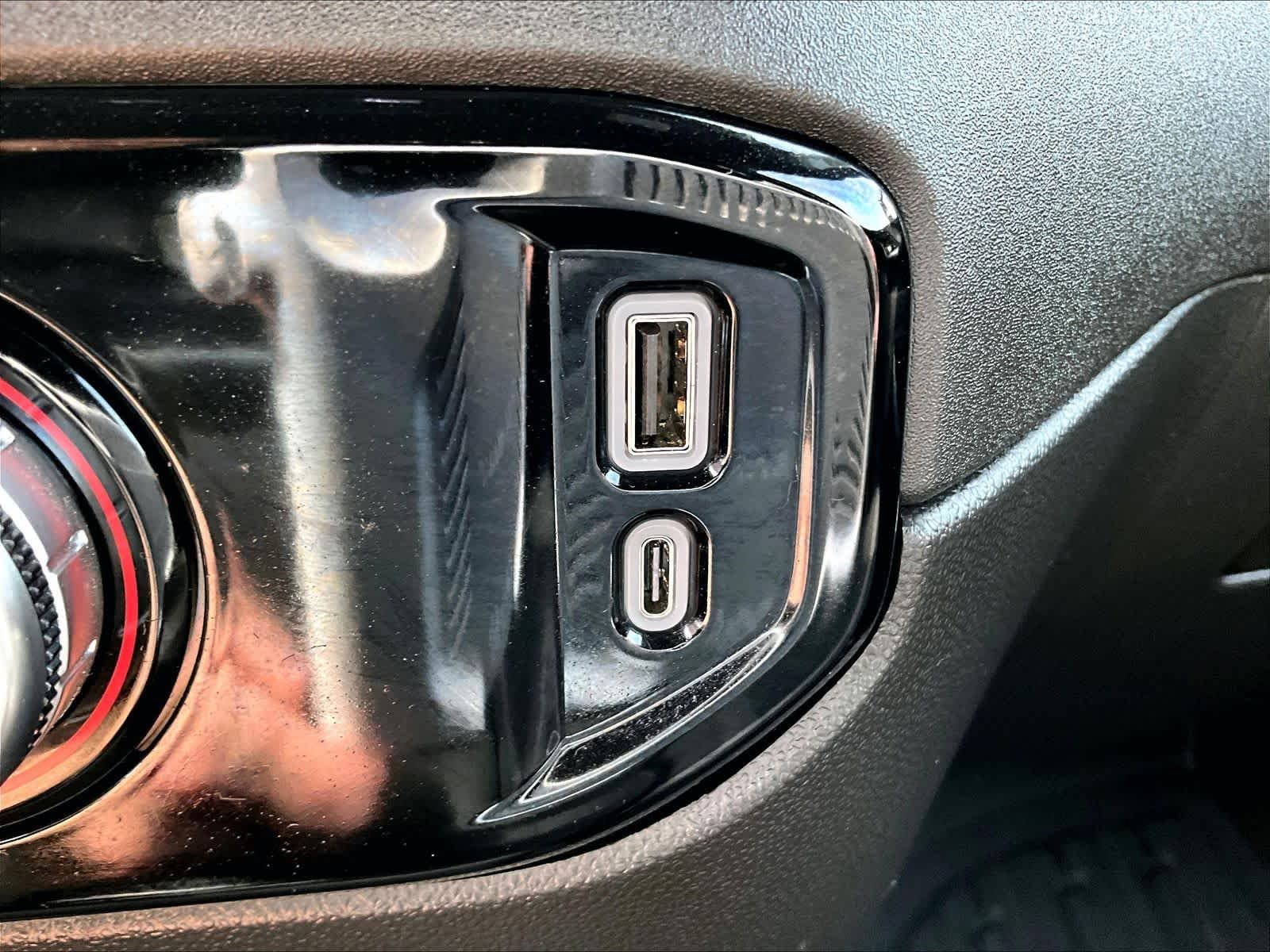 Used 2025 GMC Sierra 2500 SLE w/ SLE Convenience Package image 27