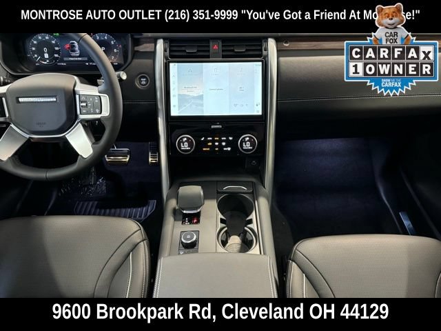 Used 2024 Land Rover Discovery Dynamic SE AWD/4WD image 2
