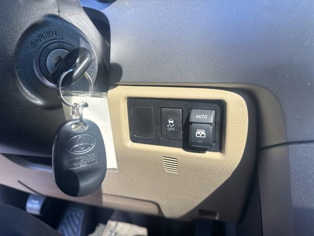 Used 2016 Toyota Sequoia Limited w/ Safety & Convenience Package image 31