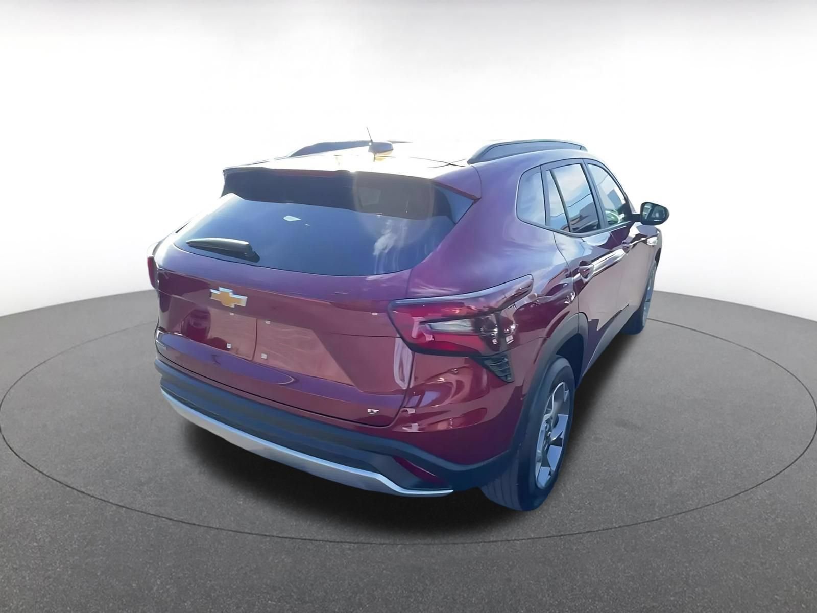 Used 2025 Chevrolet Trax LT FWD image 14