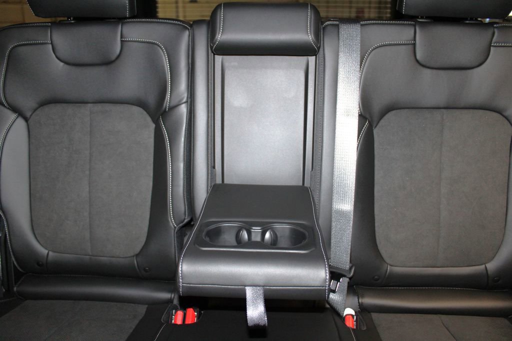 New 2025 Jeep Grand Cherokee Laredo image 29