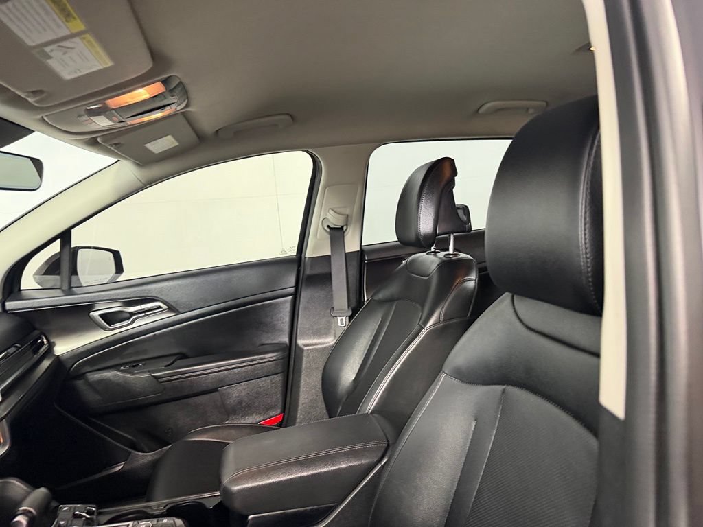Used 2025 Kia Sportage EX FWD image 22