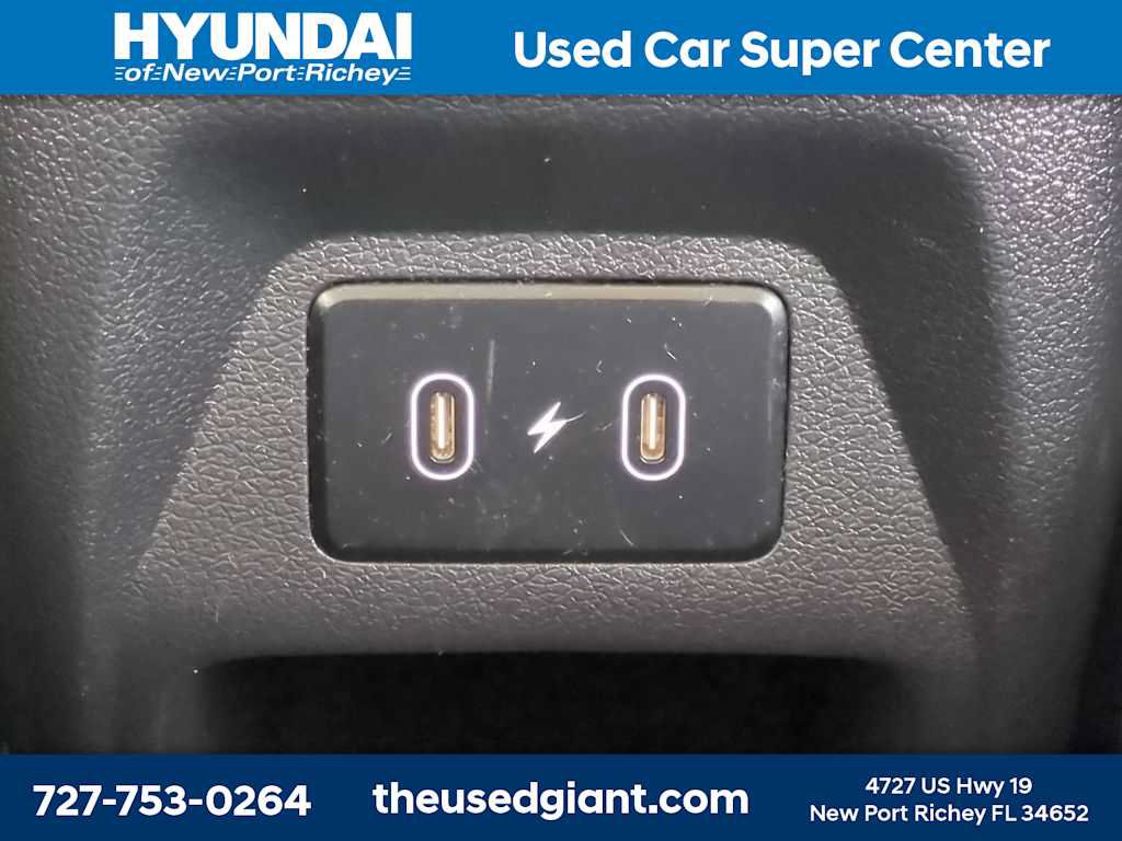 Certified 2024 Hyundai Venue Limited FWD image 15