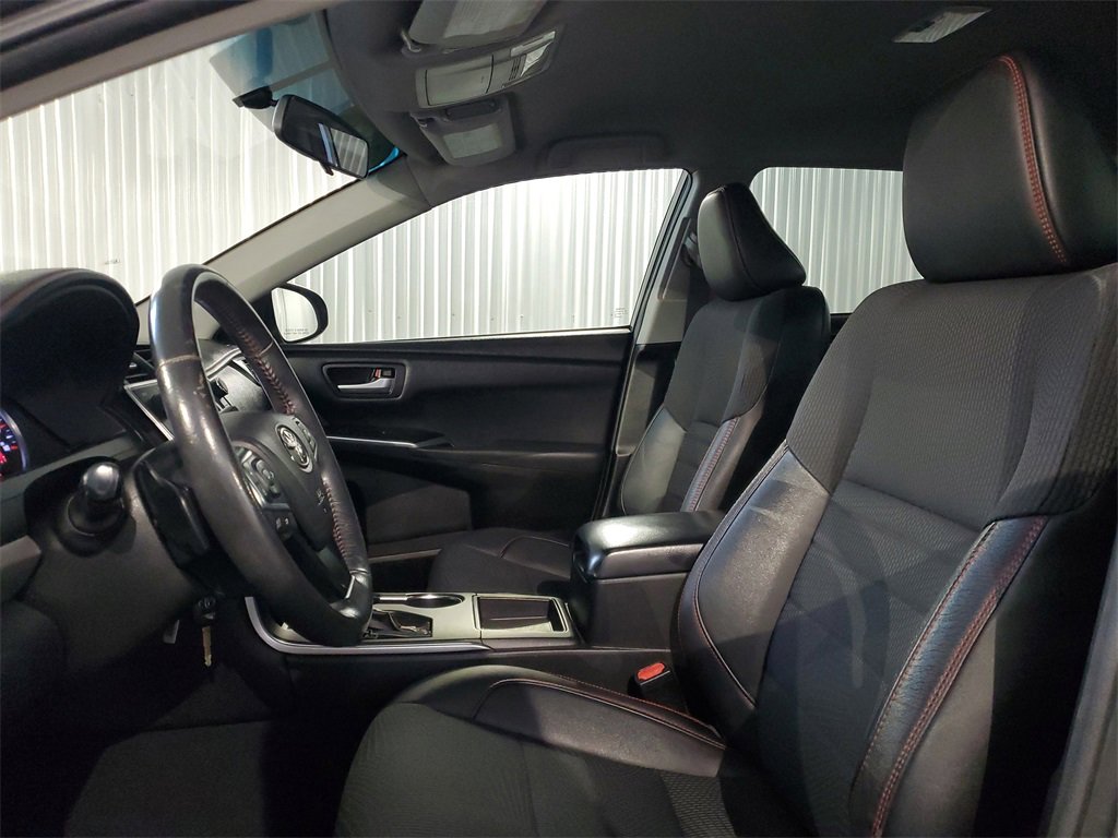 Used 2017 Toyota Camry XLE image 15