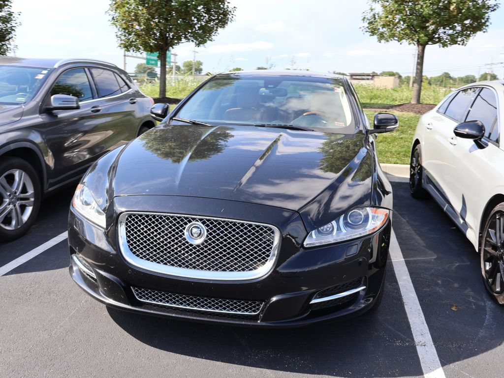 Used 2011 Jaguar XJ L RWD image 2