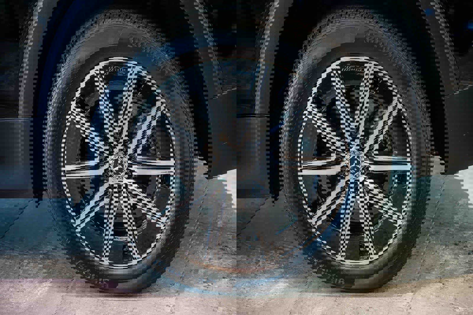 Used 2024 Mercedes-Benz EQB 350 4MATIC SUV image 10