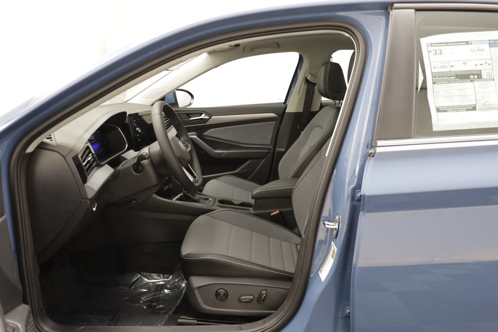 New 2027 Volkswagen Jetta SE FWD image 6