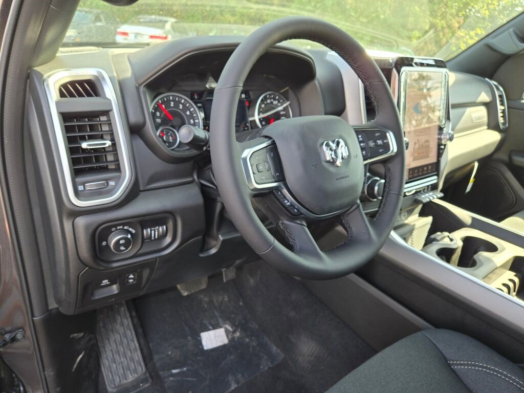 New 2026 RAM 1500 4x4 Crew Cab image 19