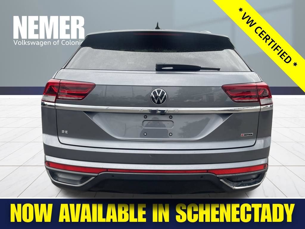 Certified 2022 Volkswagen Atlas Cross Sport SE w/ Panoramic Sunroof Package AWD/4WD image 4