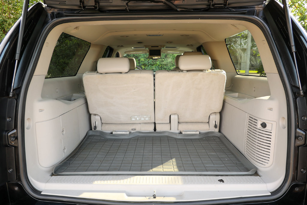 Used 2011 Chevrolet Suburban LT AWD/4WD image 37