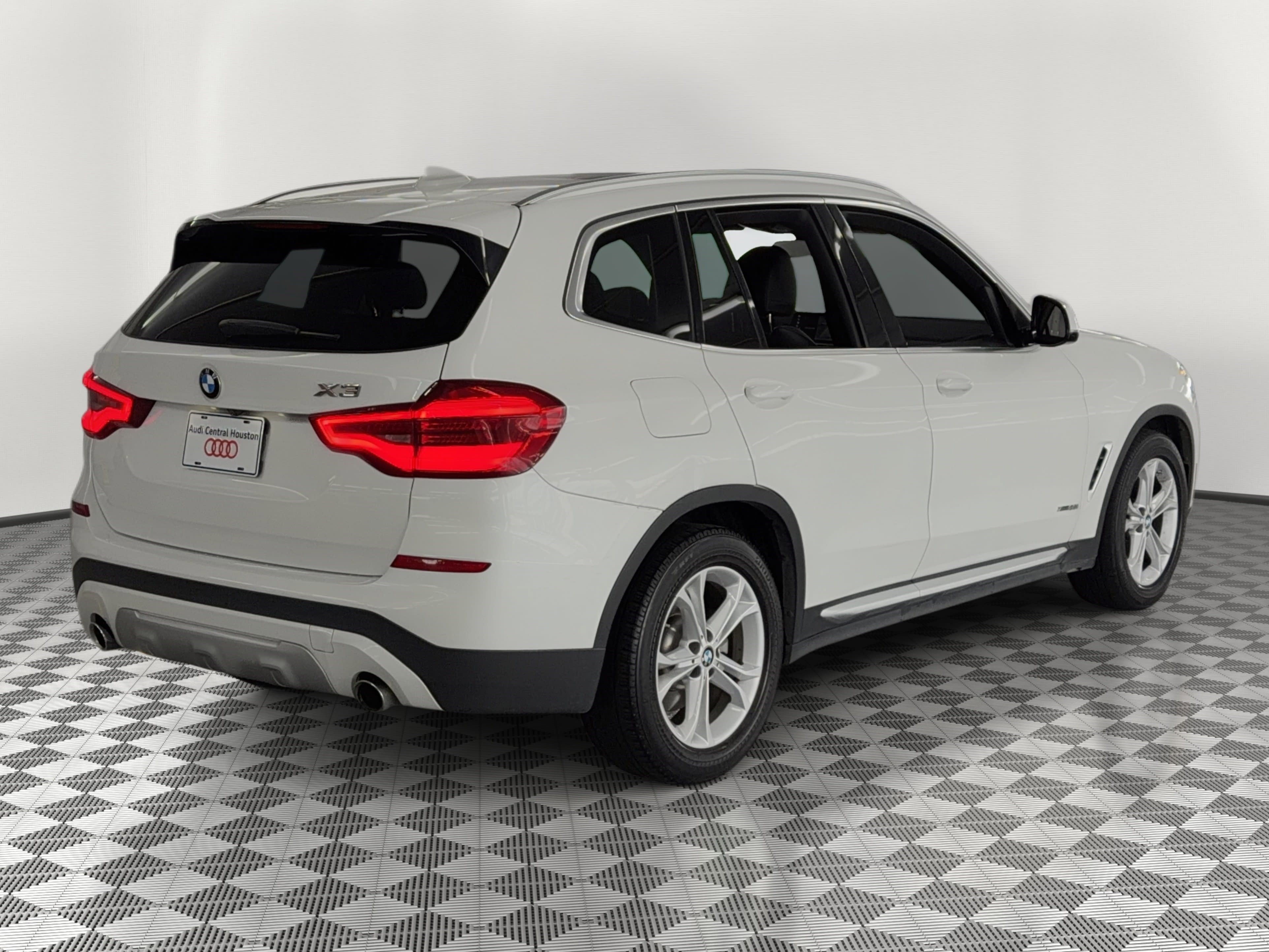 Used 2018 BMW X3 xDrive30i AWD/4WD image 9