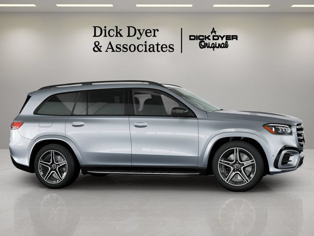Used 2025 Mercedes-Benz GLS 450 4MATIC image 5