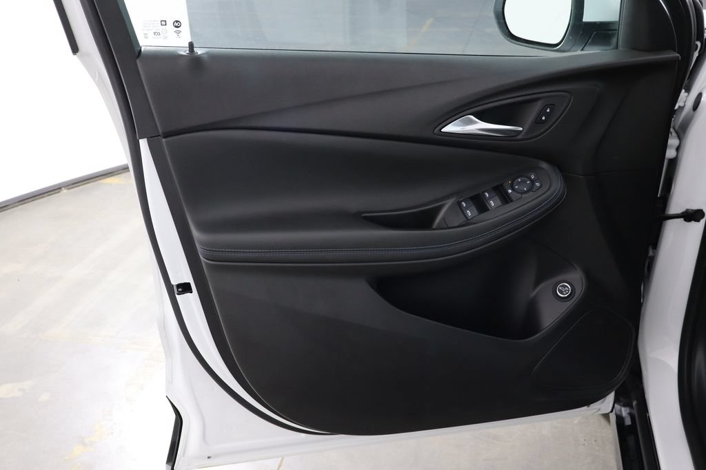 Used 2025 Buick Encore GX Sport Touring w/ Advanced Technology Package FWD image 16