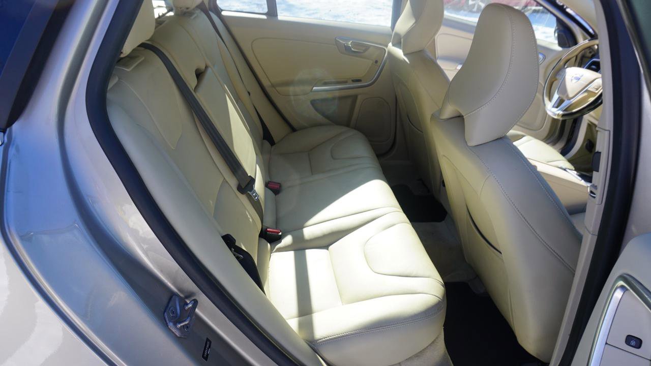 Used 2015 Volvo V60 T5 Premier w/ Convenience Package AWD/4WD image 21