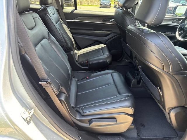 Used 2023 Jeep Grand Cherokee L Limited AWD/4WD image 25