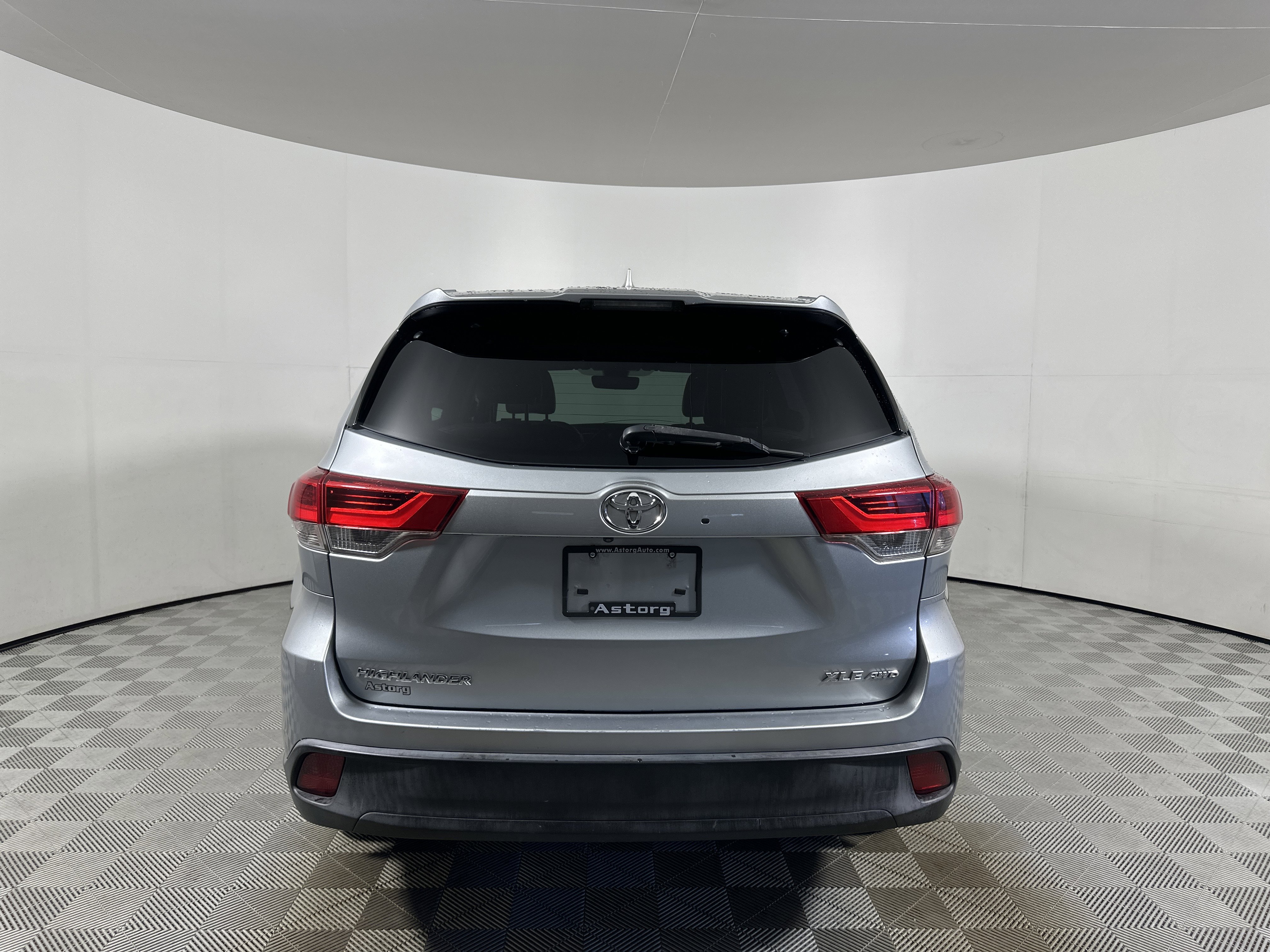 Used 2017 Toyota Highlander AWD V6 image 6