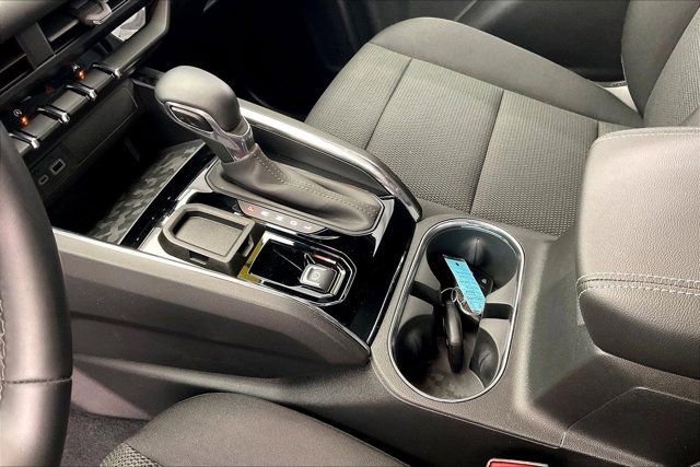 Used 2024 GMC Canyon Elevation image 16